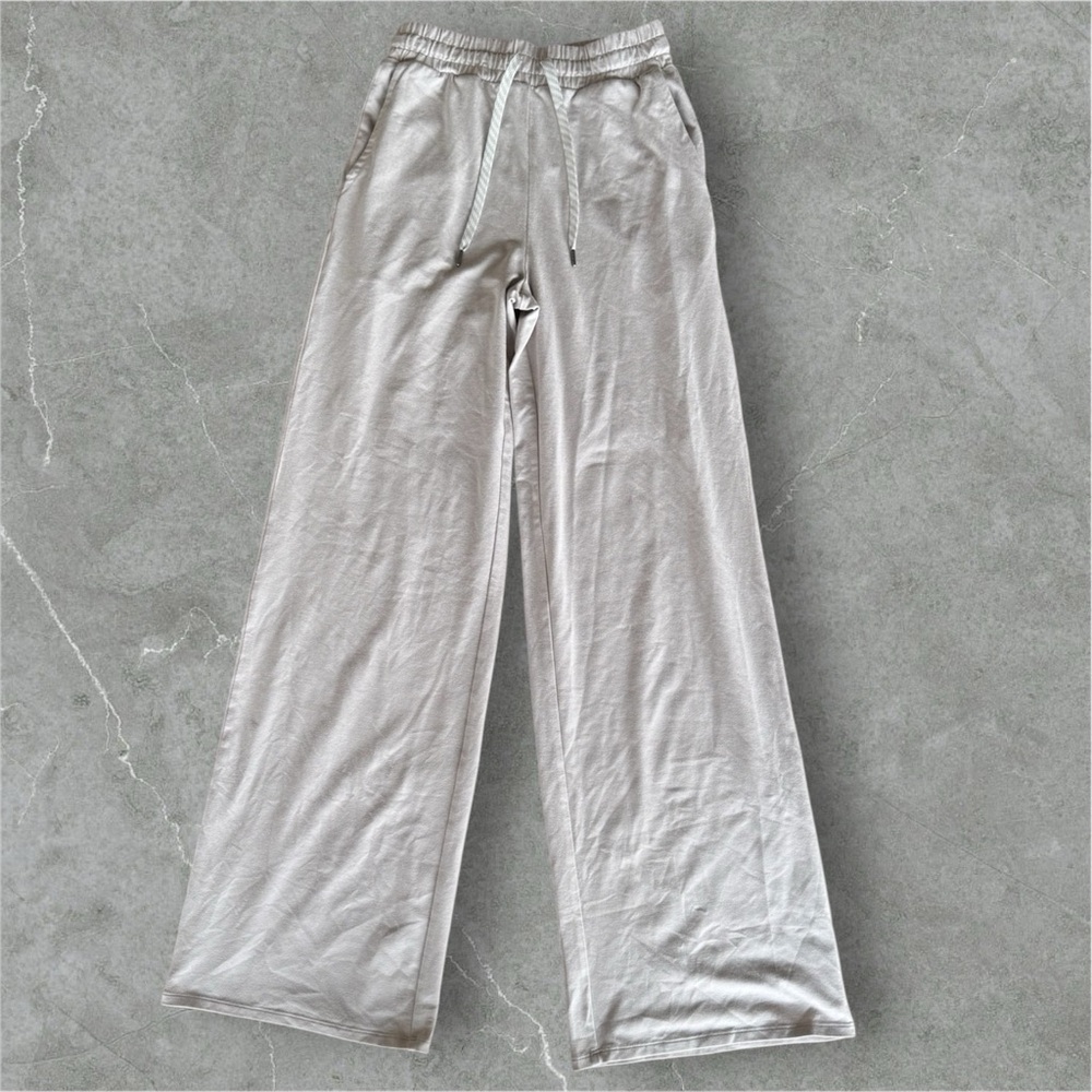 Vuori Halo Essential Wideleg Pant